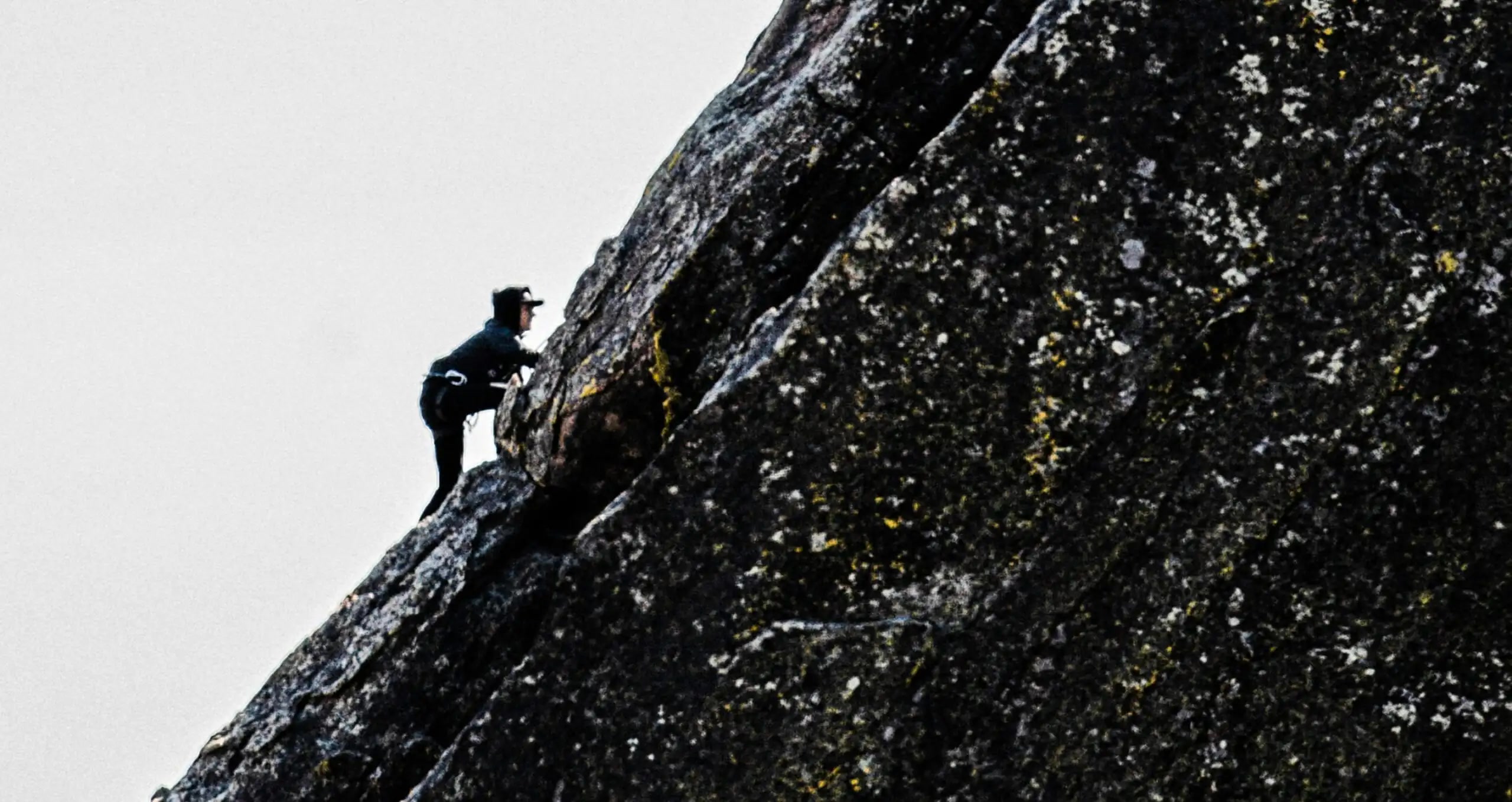 Boulder climber